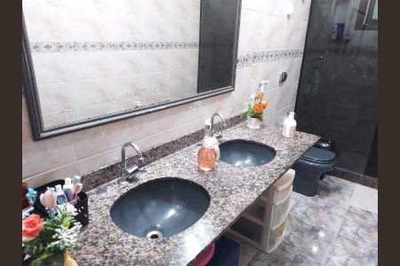 Casa à venda com 283m², 4 quartos e 2 vagas