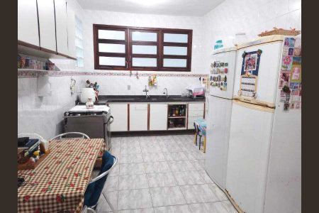 Casa à venda com 283m², 4 quartos e 2 vagas