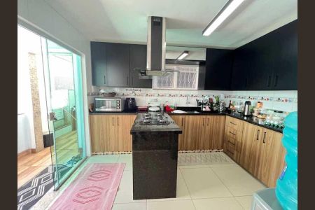 Casa à venda com 145m², 3 quartos e 1 vaga