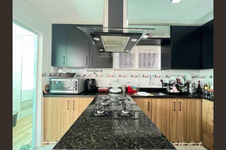 Casa à venda com 145m², 3 quartos e 1 vaga