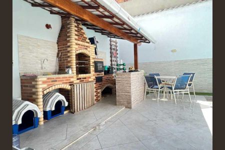 Casa à venda com 145m², 3 quartos e 1 vaga