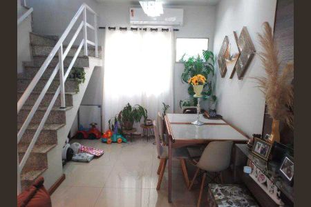 Casa de condomínio à venda com 100m², 3 quartos e 2 vagas