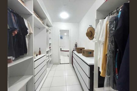 Casa à venda com 332m², 4 quartos e 4 vagas