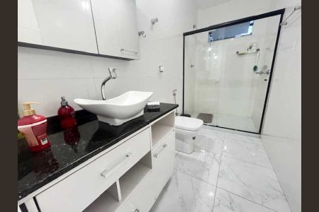 Casa à venda com 332m², 4 quartos e 4 vagas