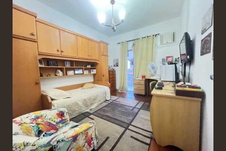 Casa à venda com 332m², 4 quartos e 4 vagas