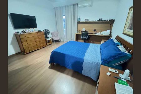 Casa à venda com 332m², 4 quartos e 4 vagas