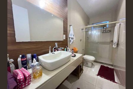 Casa à venda com 332m², 4 quartos e 4 vagas