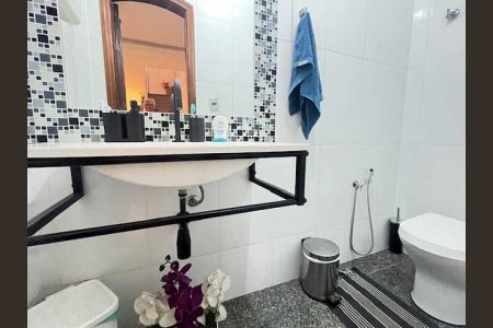 Casa à venda com 332m², 4 quartos e 4 vagas