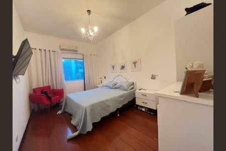 Casa à venda com 332m², 4 quartos e 4 vagas