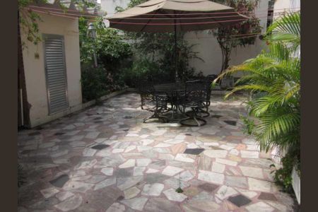 Casa à venda com 336m², 6 quartos e 5 vagas