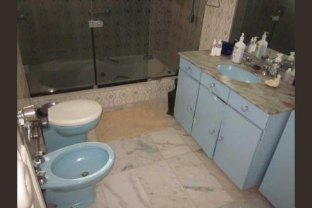 Casa à venda com 336m², 6 quartos e 5 vagas