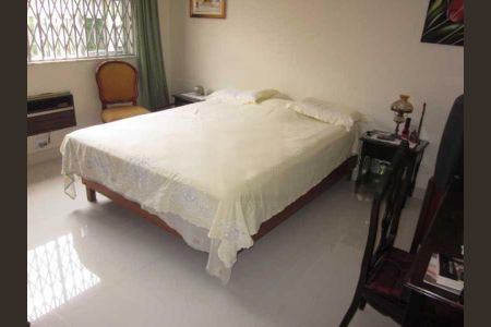 Casa à venda com 336m², 6 quartos e 5 vagas