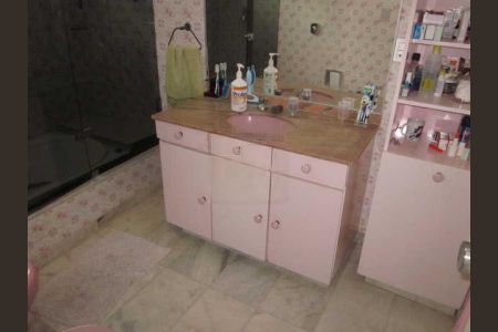 Casa à venda com 336m², 6 quartos e 5 vagas