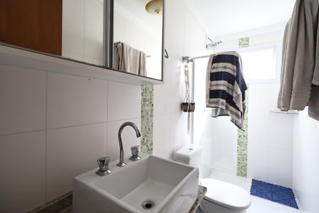 Casa à venda com 300m², 4 quartos e 3 vagasBanheiro da suite 1