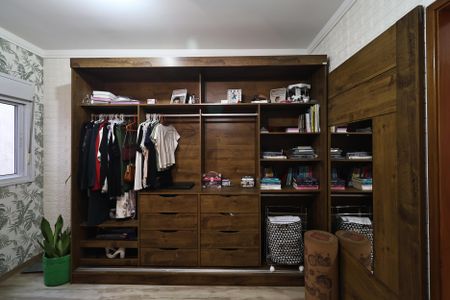 Casa à venda com 300m², 4 quartos e 3 vagasSuíte 2