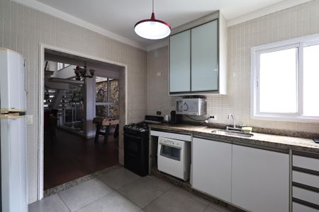 Casa à venda com 300m², 4 quartos e 3 vagasCozinha