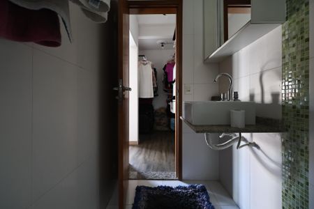 Casa à venda com 300m², 4 quartos e 3 vagasBanheiro da suite 1