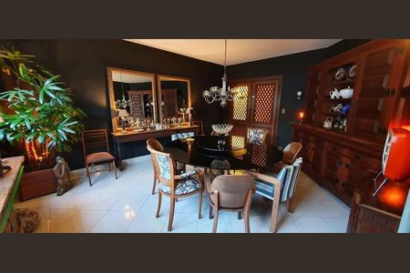 Casa à venda com 600m², 5 quartos e 5 vagas