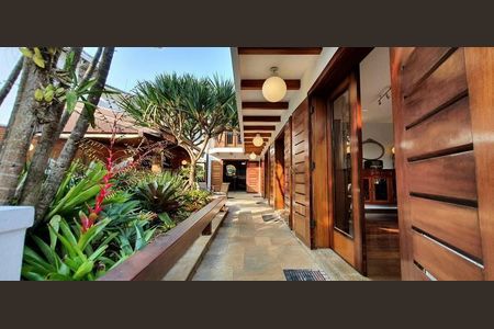 Casa à venda com 600m², 5 quartos e 5 vagas