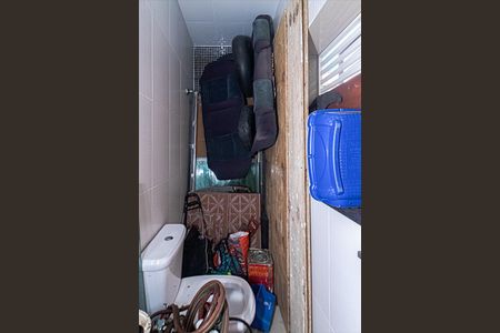 Casa à venda com 320m², 2 quartos e 2 vagasBanheiro Social