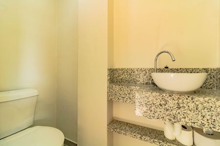 Apartamento à venda com 45m², 2 quartos e sem vaga Apartamento à venda com 45m², 2 quartos e sem vagaBanheiro Social