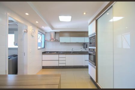 Apartamento para alugar com 178m², 3 quartos e 3 vagas Apartamento para alugar com 178m², 3 quartos e 3 vagasCozinha