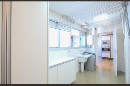 Apartamento para alugar com 178m², 3 quartos e 3 vagas Apartamento para alugar com 178m², 3 quartos e 3 vagasÁrea de Serviço