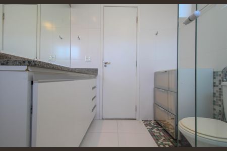 Apartamento para alugar com 178m², 3 quartos e 3 vagas Apartamento para alugar com 178m², 3 quartos e 3 vagasBanheiro /Suíte 1
