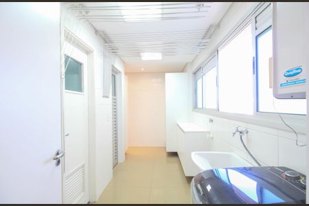 Apartamento para alugar com 178m², 3 quartos e 3 vagas Apartamento para alugar com 178m², 3 quartos e 3 vagasÁrea de Serviço