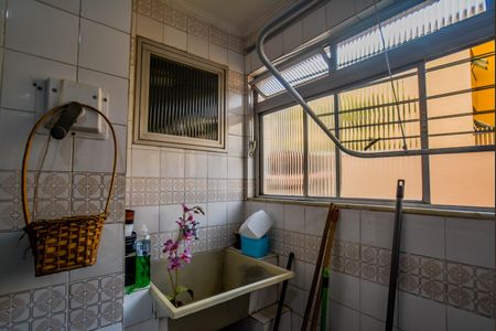 Apartamento à venda com 98m², 2 quartos e 1 vaga Apartamento à venda com 98m², 2 quartos e 1 vagaÁrea de Serviço