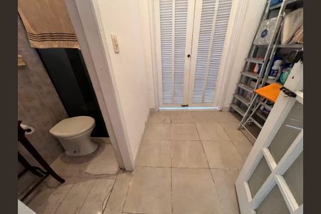 Casa de condomínio para alugar com 441m², 4 quartos e 4 vagas Casa de condomínio para alugar com 441m², 4 quartos e 4 vagasQuarto de Serviço