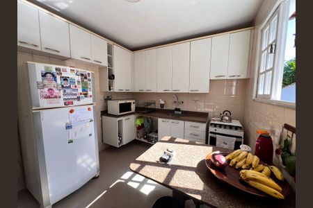 Casa de condomínio para alugar com 441m², 4 quartos e 4 vagas Casa de condomínio para alugar com 441m², 4 quartos e 4 vagasCozinha