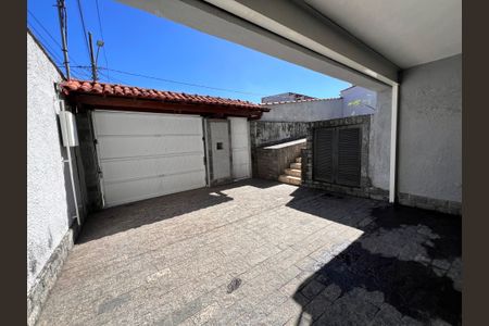 Casa de condomínio para alugar com 441m², 4 quartos e 4 vagas Casa de condomínio para alugar com 441m², 4 quartos e 4 vagasGaragem