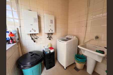 Casa de condomínio para alugar com 441m², 4 quartos e 4 vagas Casa de condomínio para alugar com 441m², 4 quartos e 4 vagasÁrea de Serviço