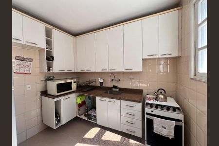 Casa de condomínio para alugar com 441m², 4 quartos e 4 vagas Casa de condomínio para alugar com 441m², 4 quartos e 4 vagasCozinha
