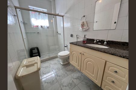 Casa de condomínio para alugar com 441m², 4 quartos e 4 vagas Casa de condomínio para alugar com 441m², 4 quartos e 4 vagasBanheiro Social 2