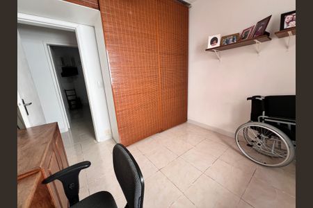 Casa de condomínio para alugar com 441m², 4 quartos e 4 vagas Casa de condomínio para alugar com 441m², 4 quartos e 4 vagasQuarto 2