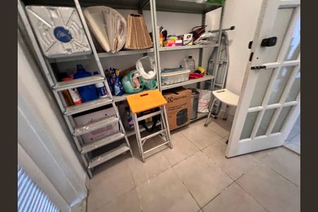 Casa de condomínio para alugar com 441m², 4 quartos e 4 vagas Casa de condomínio para alugar com 441m², 4 quartos e 4 vagasQuarto de Serviço