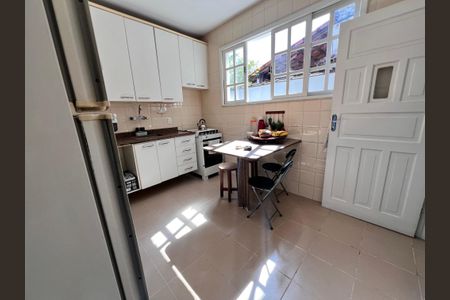Casa de condomínio para alugar com 441m², 4 quartos e 4 vagas Casa de condomínio para alugar com 441m², 4 quartos e 4 vagasCozinha
