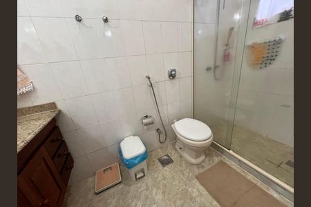 Casa de condomínio para alugar com 441m², 4 quartos e 4 vagas Casa de condomínio para alugar com 441m², 4 quartos e 4 vagasBanheiro da Suíte