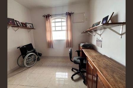 Casa de condomínio para alugar com 441m², 4 quartos e 4 vagas Casa de condomínio para alugar com 441m², 4 quartos e 4 vagasQuarto 2