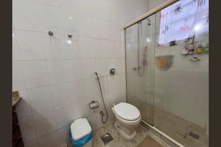 Casa de condomínio para alugar com 441m², 4 quartos e 4 vagas Casa de condomínio para alugar com 441m², 4 quartos e 4 vagasBanheiro da Suíte
