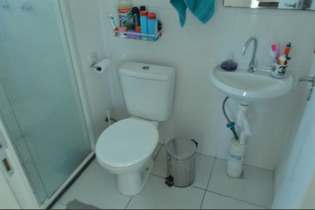 Apartamento para alugar com 47m², 2 quartos e 1 vaga Apartamento para alugar com 47m², 2 quartos e 1 vagaBanheiro