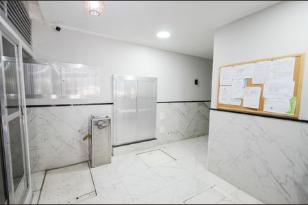 Apartamento à venda com 90m², 2 quartos e sem vagaÁrea comum - Hall