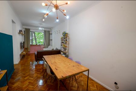 Apartamento à venda com 90m², 2 quartos e sem vagaSala