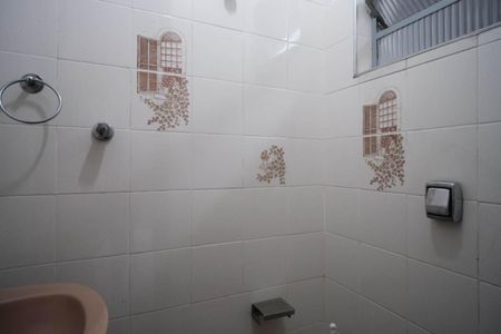 Casa à venda com 500m², 3 quartos e 8 vagasBanheiro 2