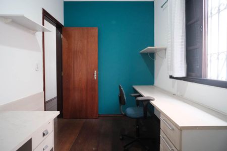 Casa à venda com 500m², 3 quartos e 8 vagasEscritório