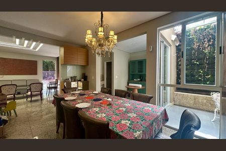 Casa à venda com 287m², 3 quartos e 3 vagasSala de jantar