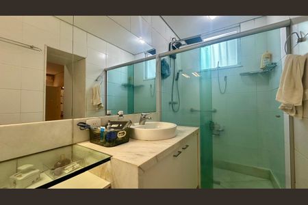 Casa à venda com 287m², 3 quartos e 3 vagasBanheiro