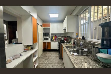 Casa à venda com 287m², 3 quartos e 3 vagasCozinha